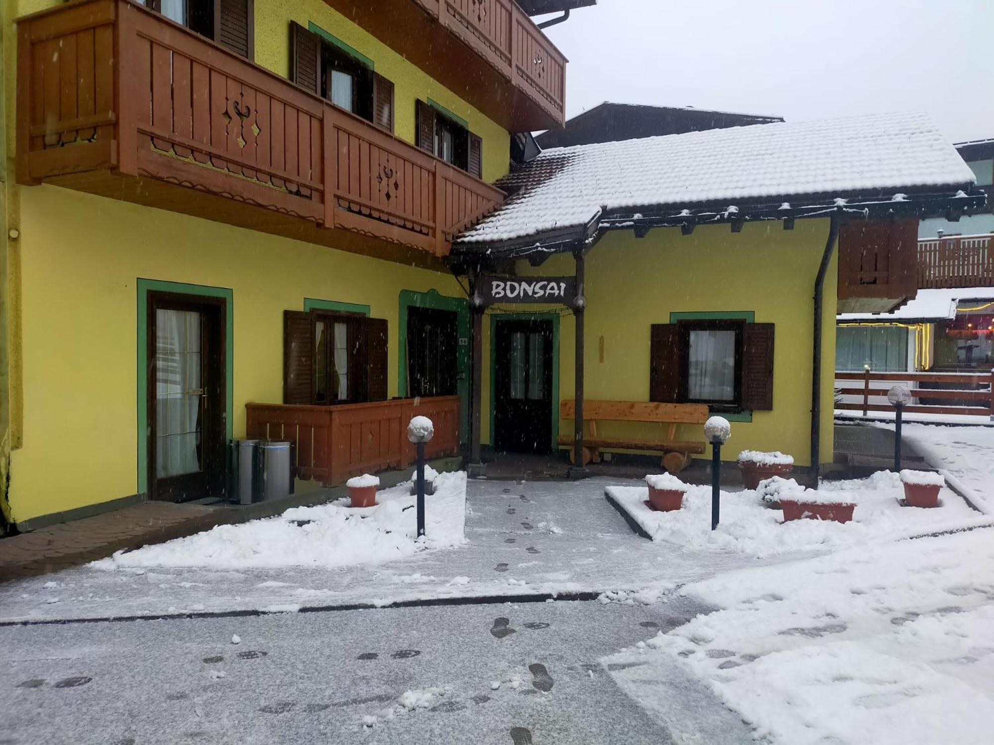 Garni Bonsai Pinzolo Exterior foto