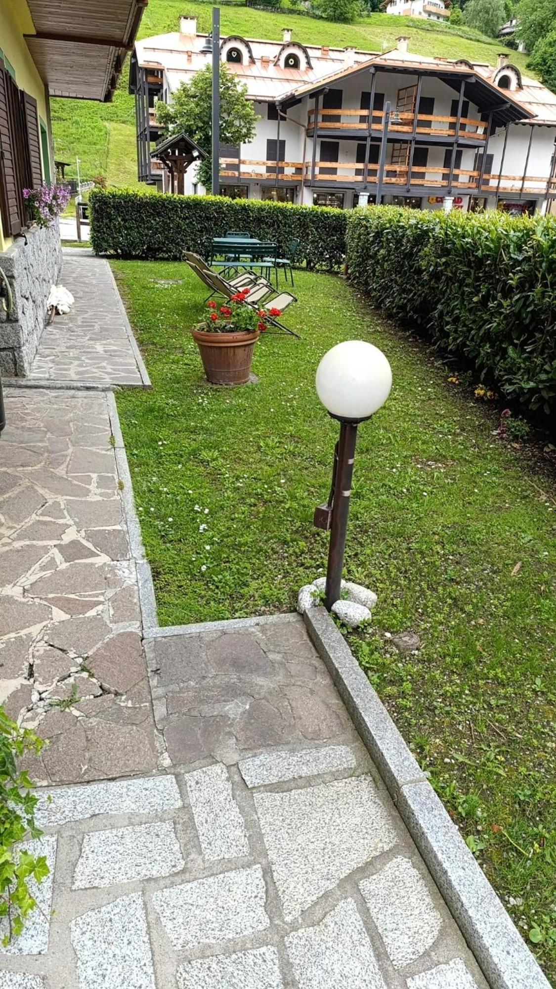 Garni Bonsai Pinzolo Exterior foto