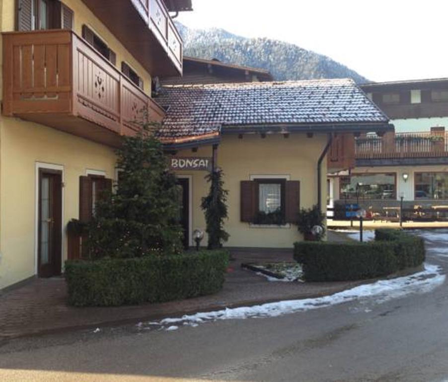Garni Bonsai Pinzolo Exterior foto